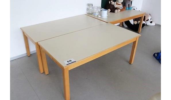 3 houten tafels, afm plm 130x65x53cm